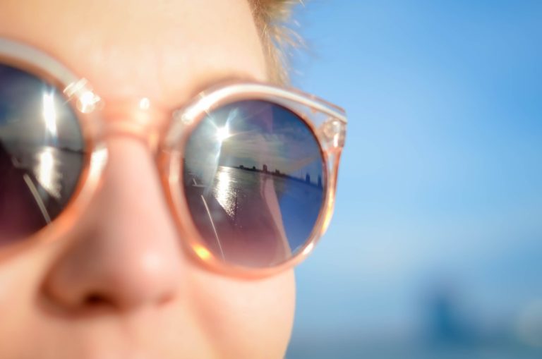 ¿Por qué son tan importantes las gafas de sol en verano?