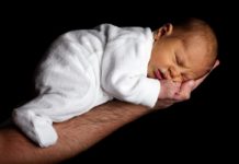 ¿Sabes cuántas horas duerme un bebé?