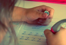 ¿Deben ayudar los padres a los niños a hacer deberes?