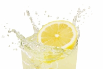 ¿Qué beneficios te aporta el agua tibia con limón? ¿Qué beneficios te aporta el agua tibia con limón?