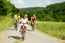 BENEFICIOS DEL DEPORTE EN LOS NIÑOS Y ADOLESCENTES BENEFICIOS DEL DEPORTE EN LOS NIÑOS Y ADOLESCENTES